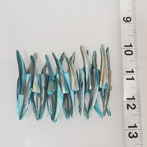 Vintage Shell Cuff Bracelet - Natural Shell (Mother-of-Pearl (dyed) Jewelry - Picture 8 of 10